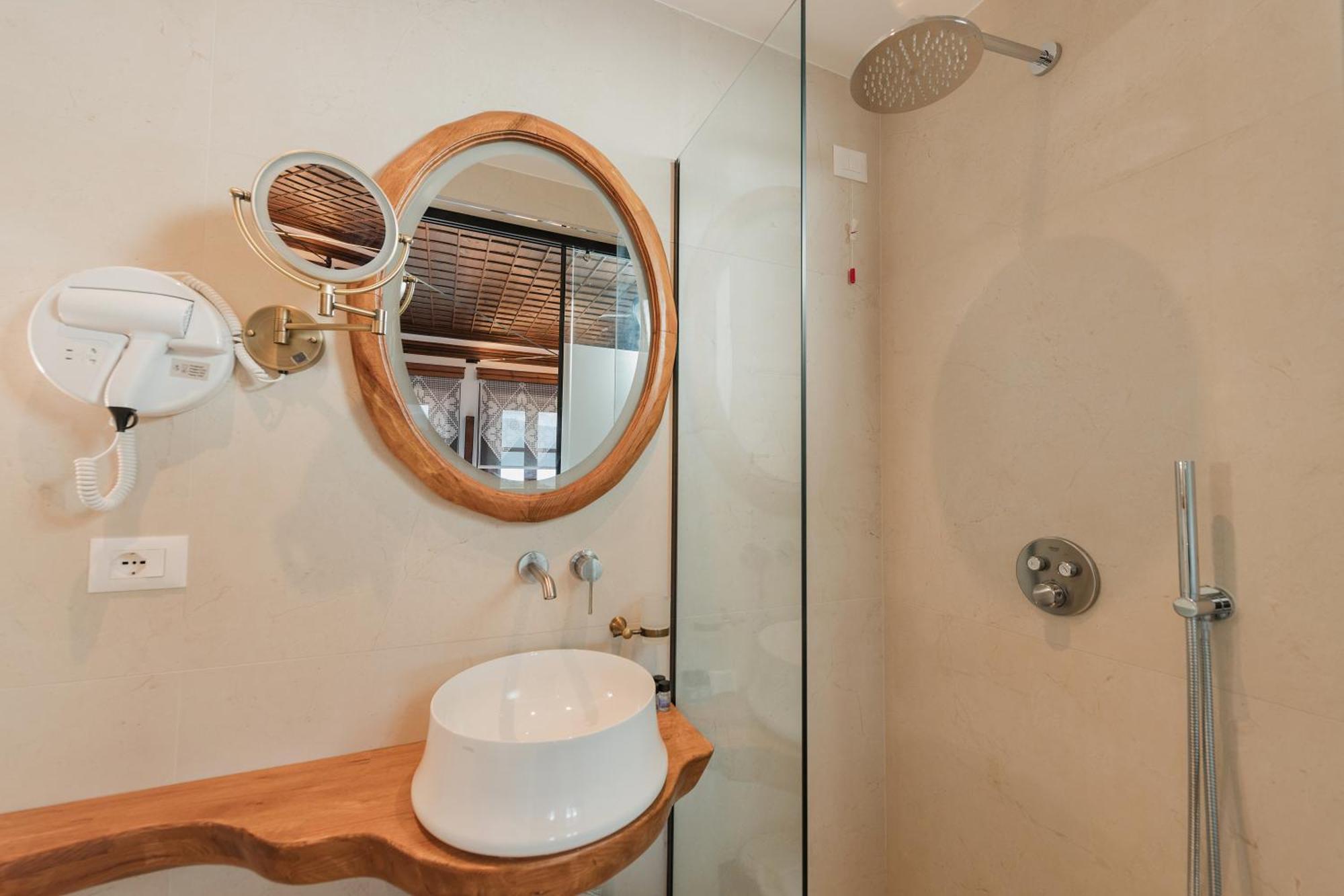 Dam Stone Boutique Hotel Gjirokaster Ngoại thất bức ảnh