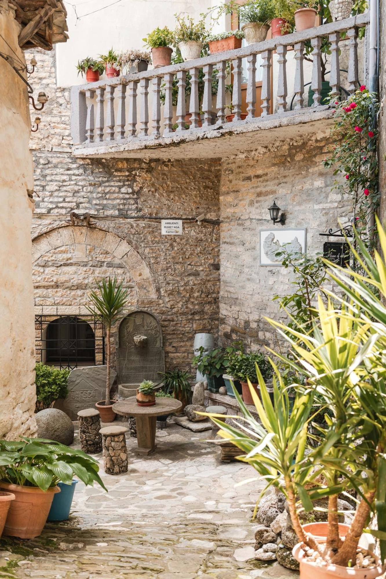 Dam Stone Boutique Hotel Gjirokaster Ngoại thất bức ảnh